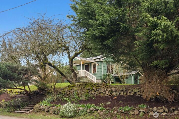 Property Photo: 10238 7th Avenue SW WA 98146