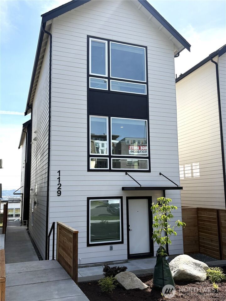Property Photo: 1129 Fawcett Avenue A-D WA 98402