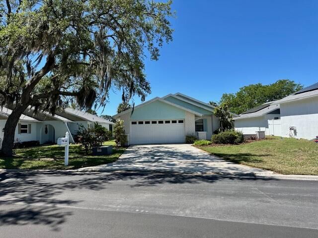 Property Photo:  5637 Decatur Drive  FL 34652 