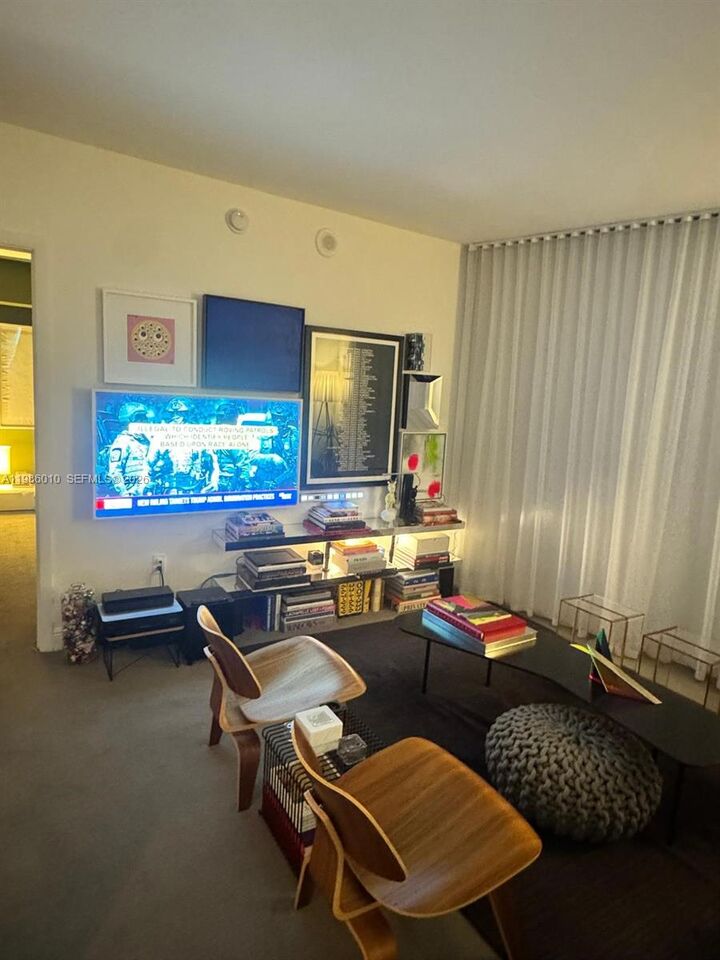 Property Photo:  475 Brickell Ave 1711  FL 33131 