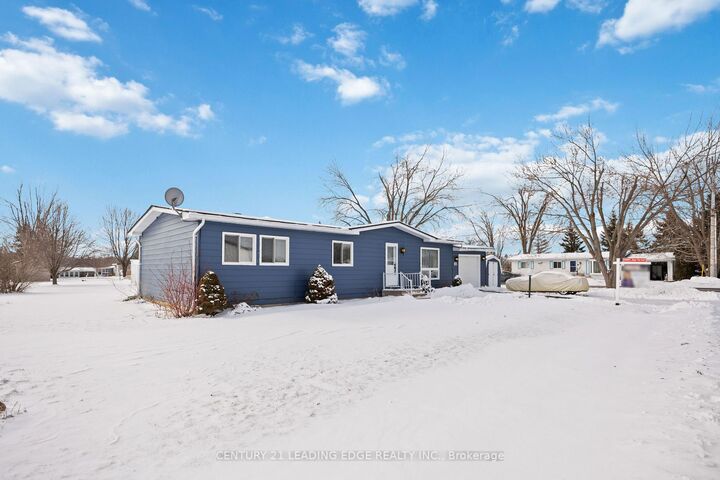 Property Photo:  33 Vista Drive  ON K9V 0H7 