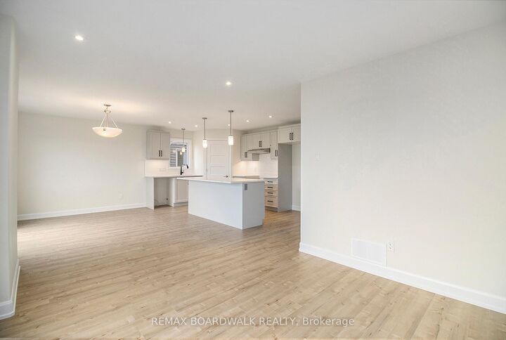 Property Photo: 464 Falcon Lane ON K4R 1E5