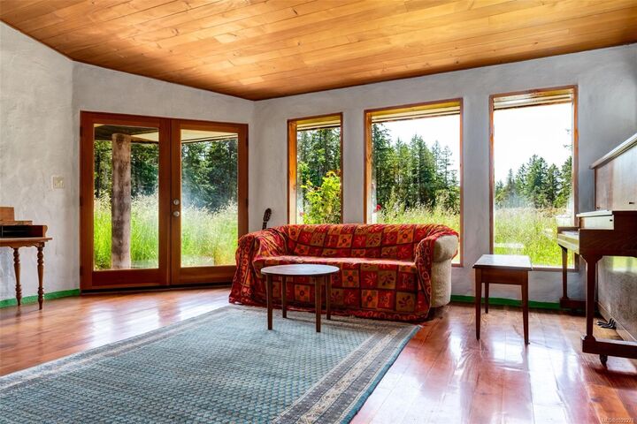 Property Photo:  9 Grant Rd  BC V0R 2J0 