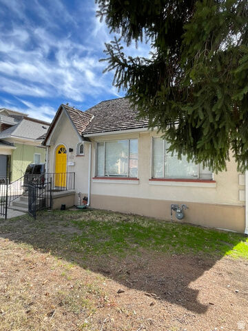 Property Photo: 612 E 300 S UT 84102