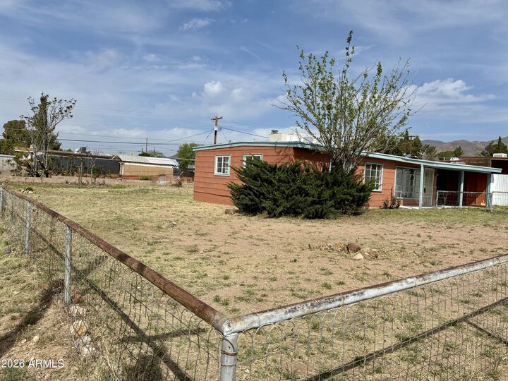 Property Photo:  130 Cochise Drive  AZ 85603 