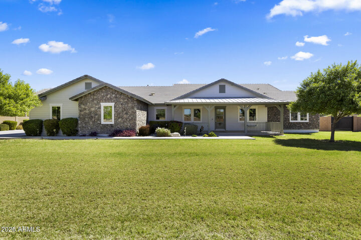 Property Photo:  2505 S 199th Avenue  AZ 85326 