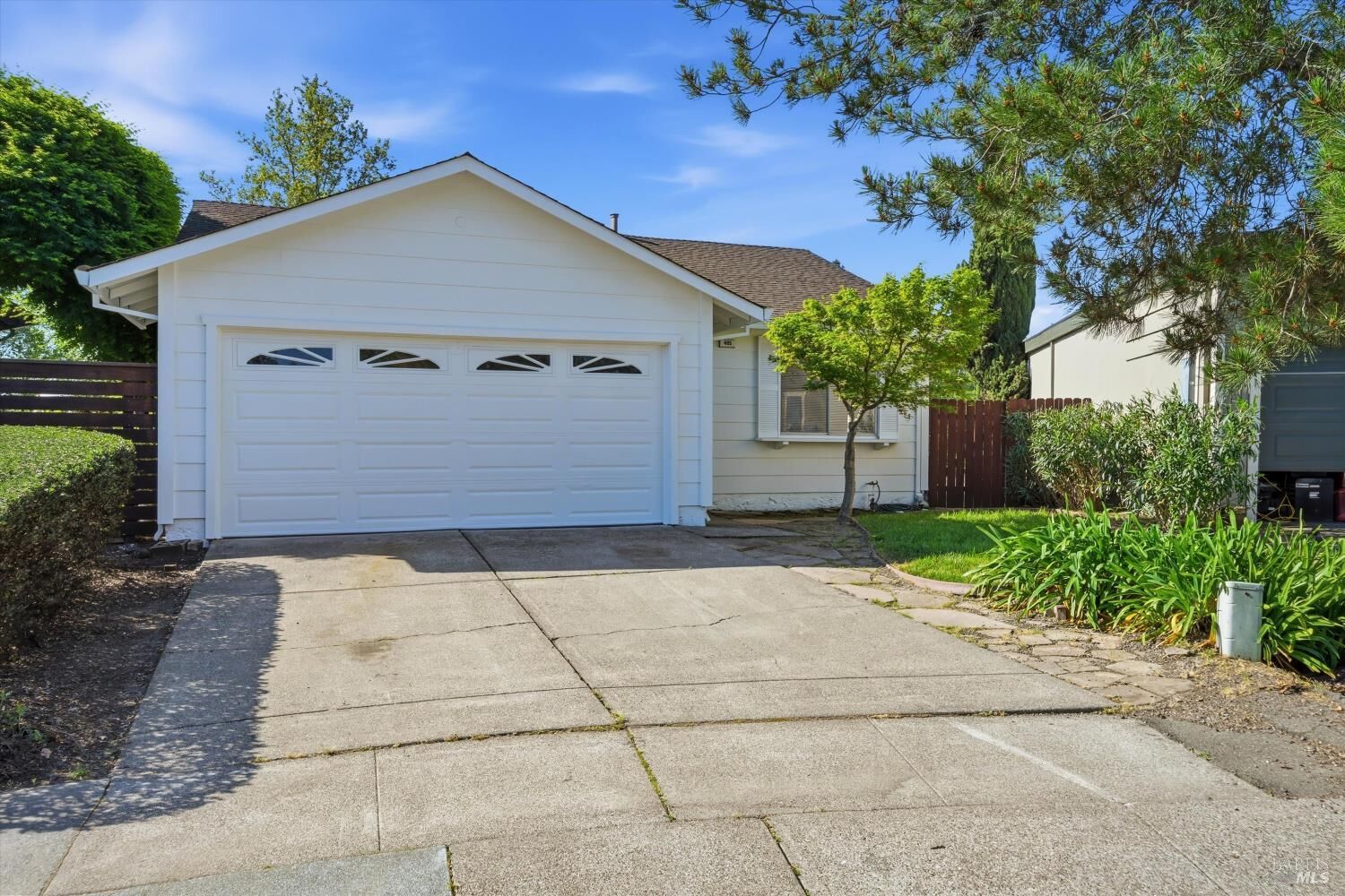 Property Photo:  405 Korbel Place  CA 95409 