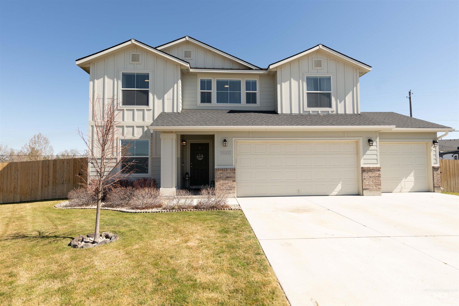 Property Photo:  1660 SW Levant Way  ID 83647 