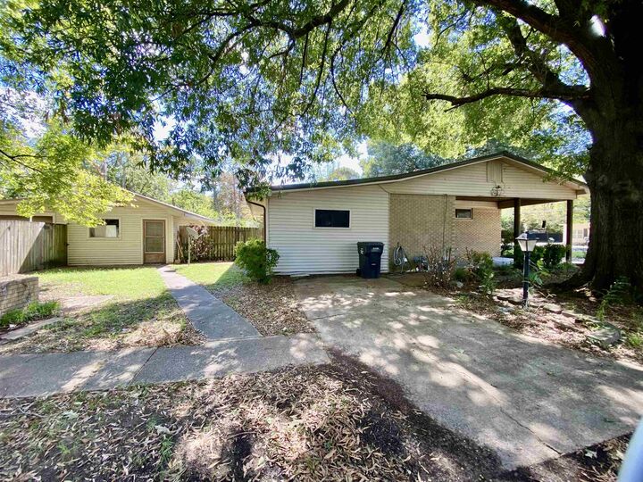 Property Photo:  401 E Gum  AR 72476 
