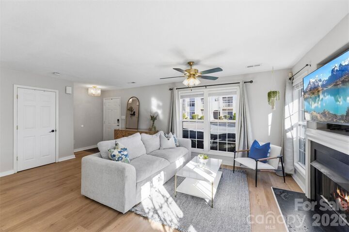 Property Photo:  3924 Mohawk Court  NC 28215 