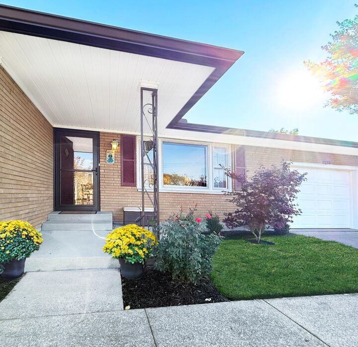 Property Photo: 2215 Wellington Road OH 45044