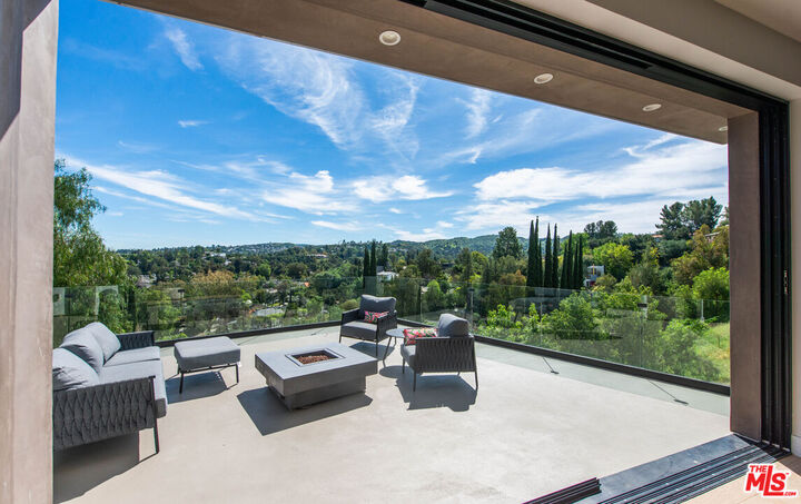 Property Photo: 5134 Medina Rd CA 91364