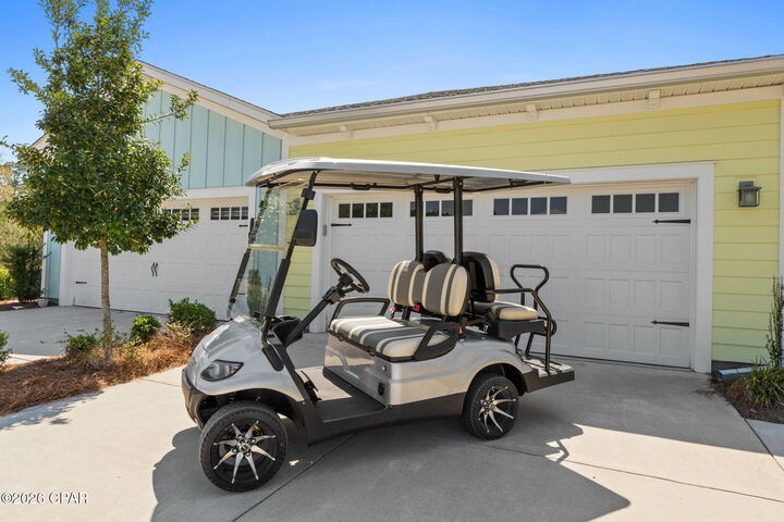 Property Photo: 8405 Dockside Place FL 32413