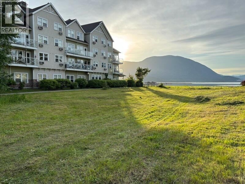 Property Photo:  721 Harbourfront Drive Northeast  BC V1E 3L4 