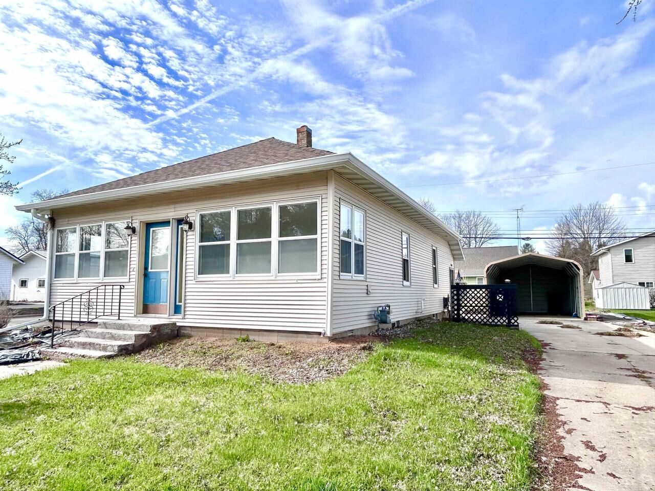 Property Photo:  208 W Clark Street  WI 54479 