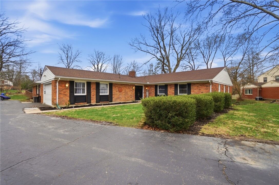 Property Photo:  440 Walsingham Court  OH 45429 