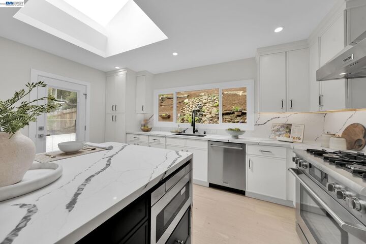 Property Photo:  90 Upper Briar Road  CA 94904 