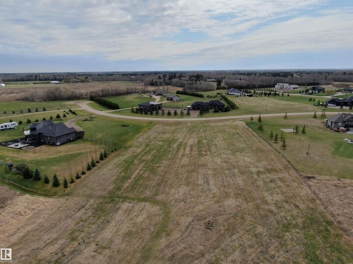 Property Photo:  51109 Rge Road 271 16  AB T7Y 1G7 