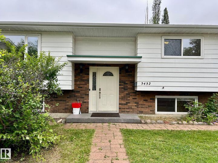 Property Photo: 3432 81 Street NW AB T6K 0G4