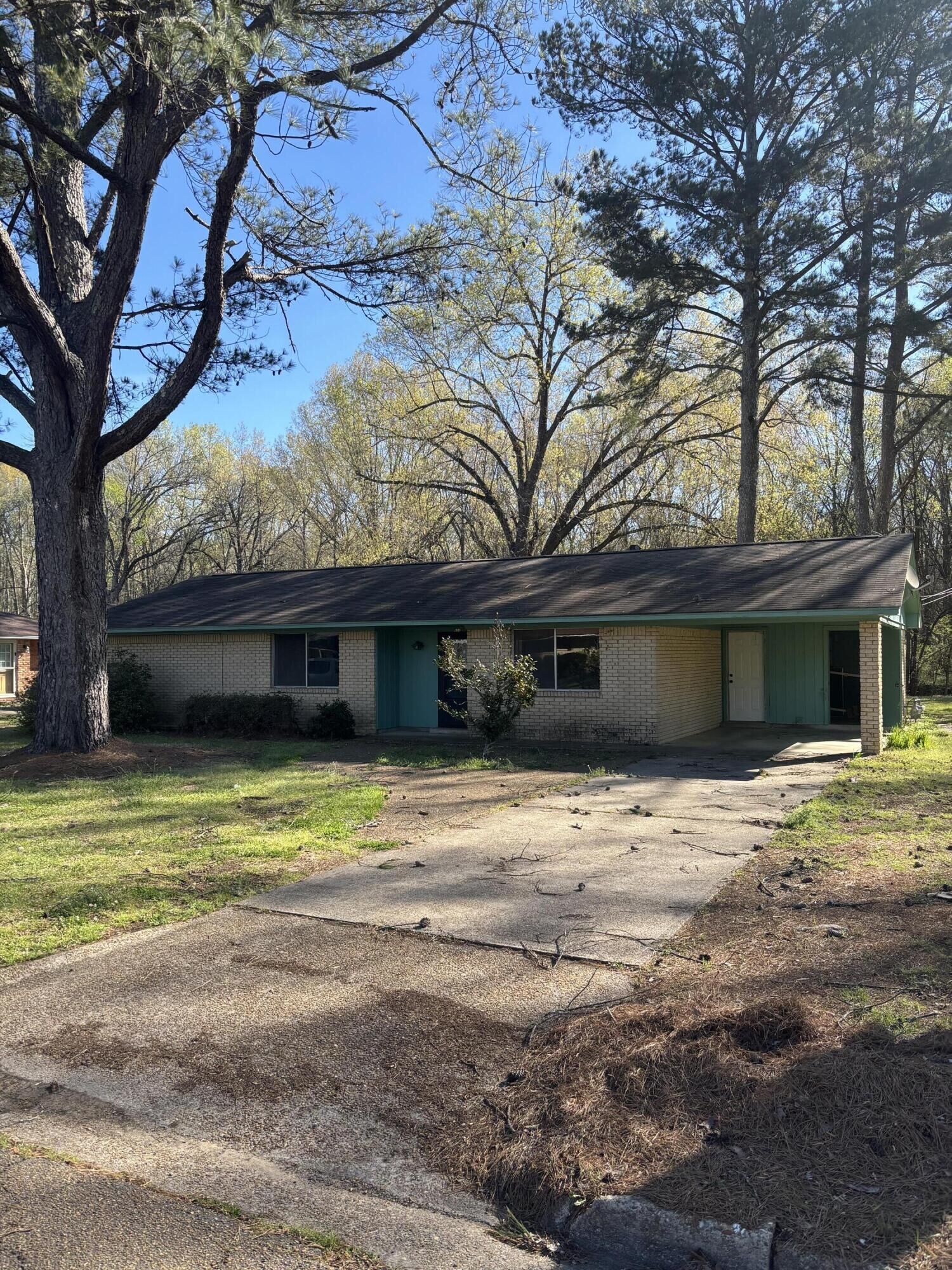 Property Photo:  329 Converse Dr  MS 39773 