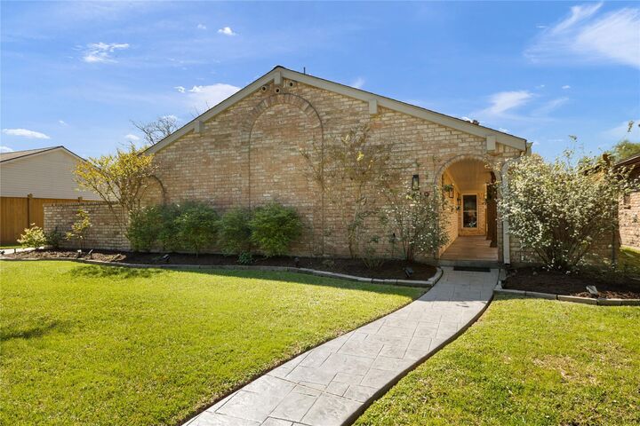 Property Photo: 7619 Westwind Lane TX 77071
