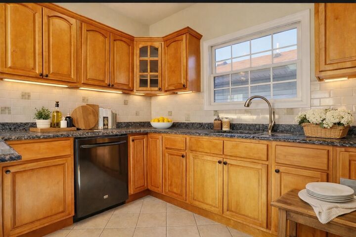 Property Photo:  24 Emerson Ave 2  NJ 07306 