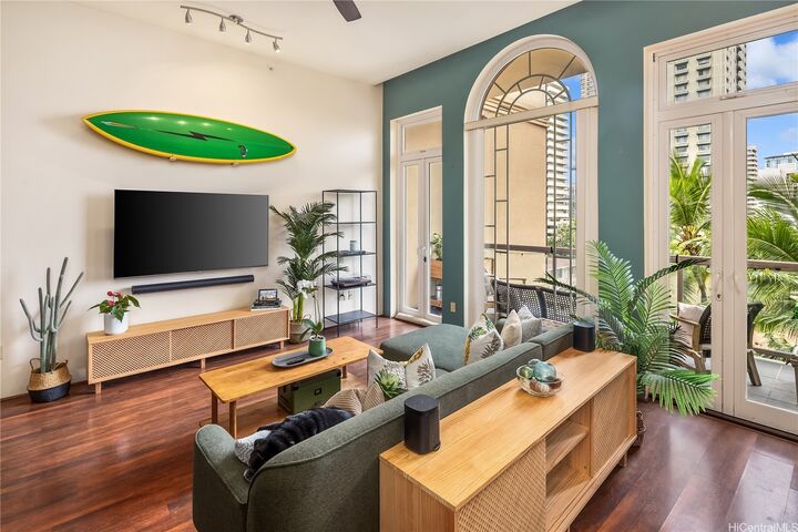 Property Photo:  427 Launiu Street 504  HI 96815 