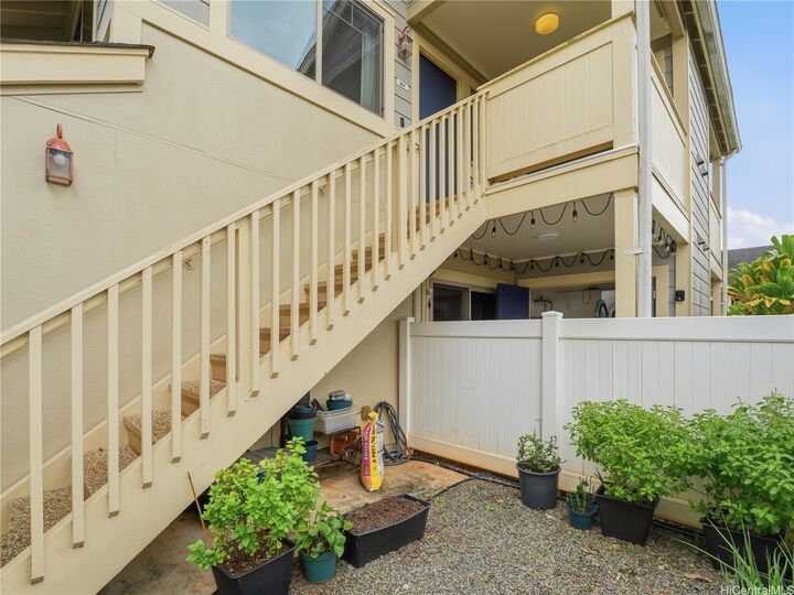 Property Photo:  95-976 Ukuwai Street 907  HI 96789 