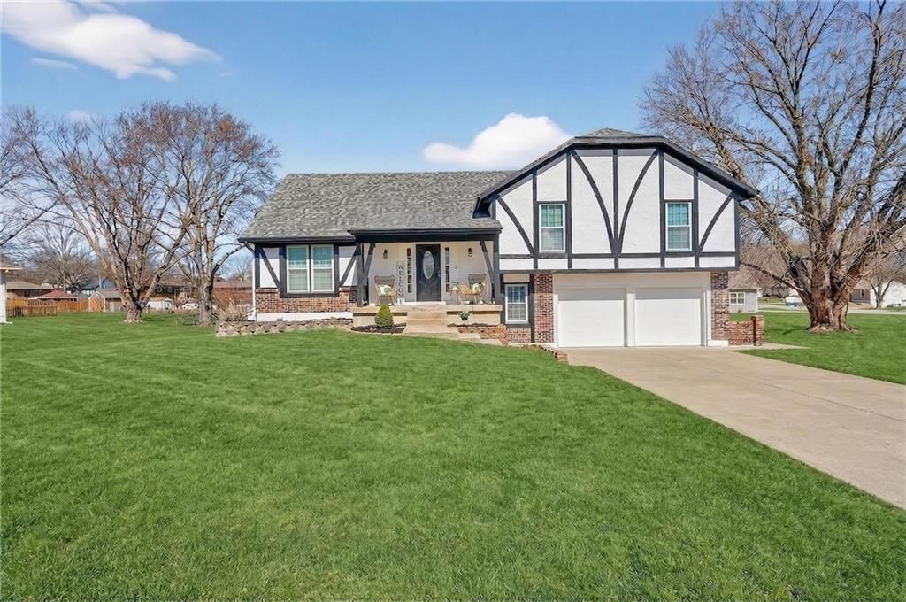 Property Photo:  5660 Meadow Heights Drive  KS 66226 