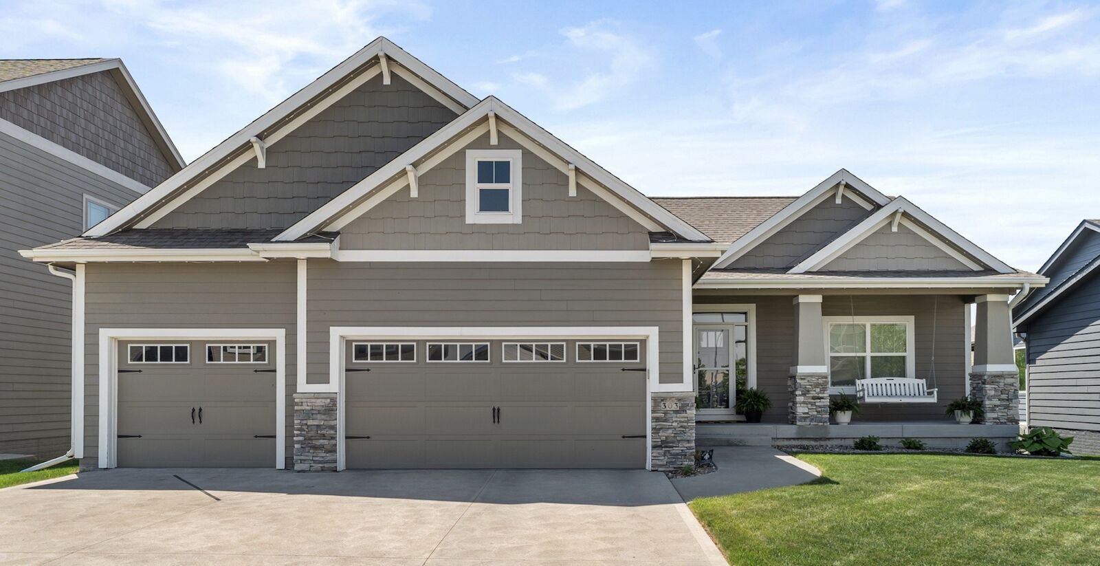 Property Photo:  303 Aspen Drive NE  IA 50035 