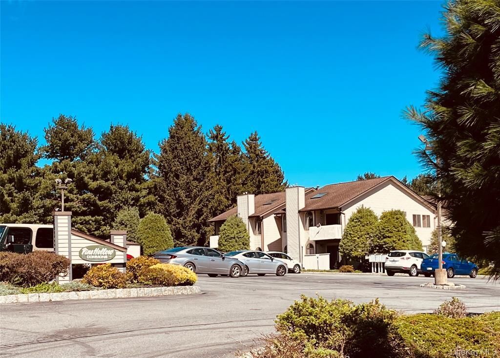 Property Photo:  204 Pine Hollow  NY 10918 