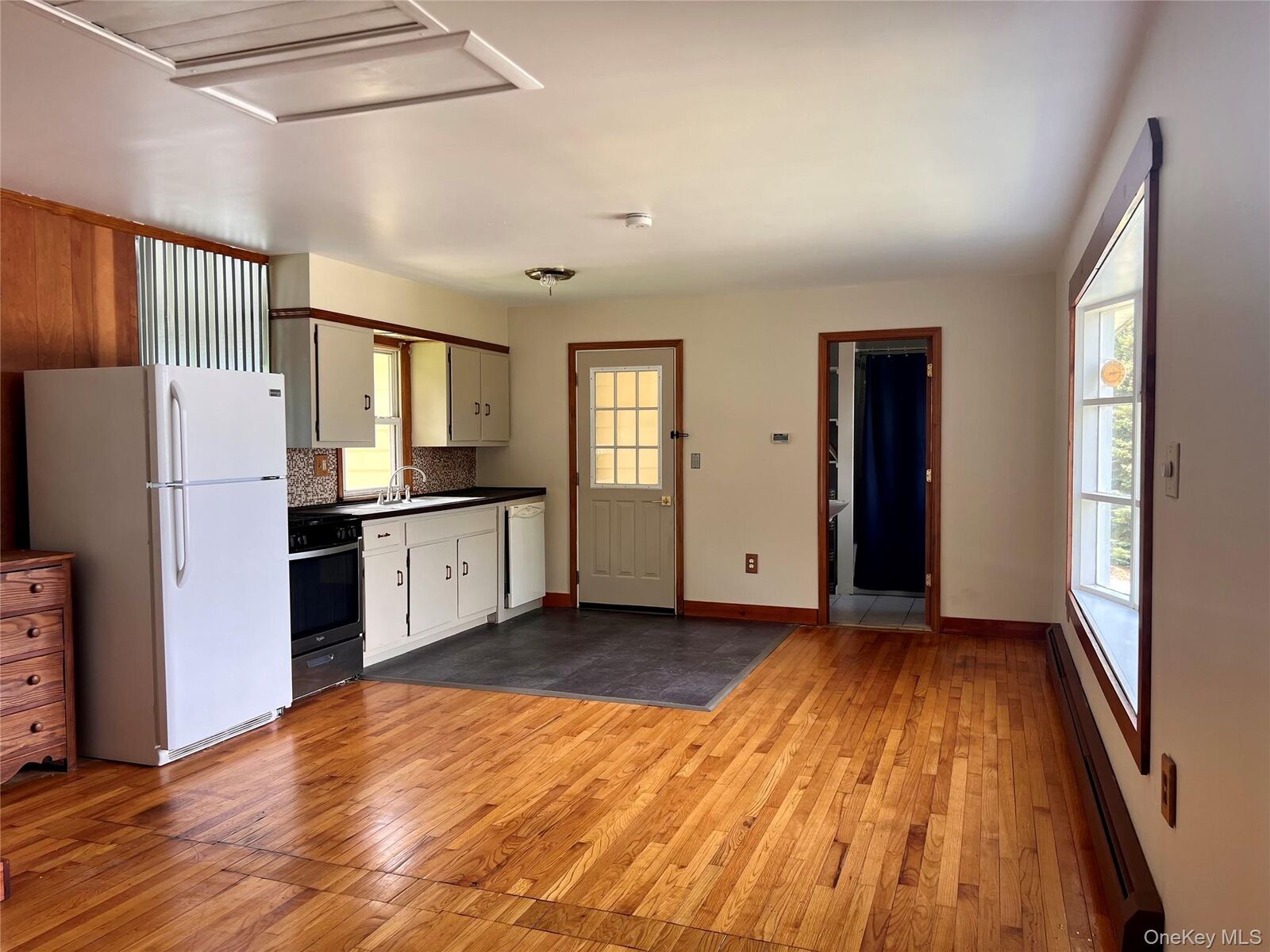 Property Photo:  2 Oak Street 2  NY 10918 