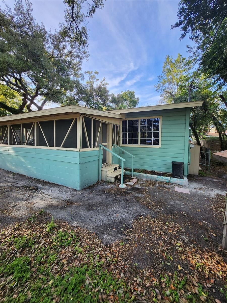 Property Photo:  302 E 121st Avenue  FL 33612 