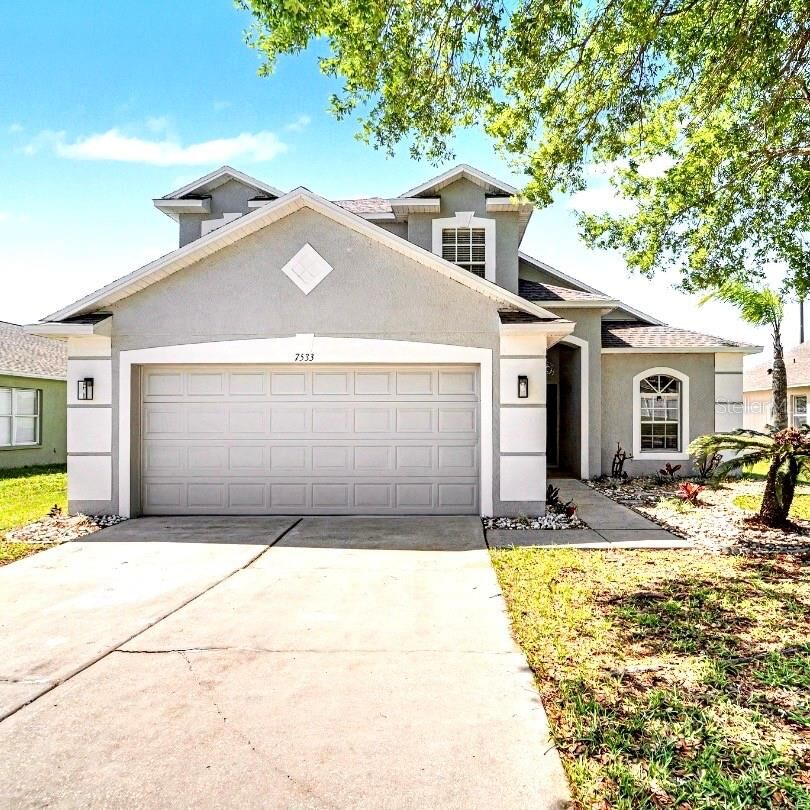 Property Photo:  7533 Merchantville Circle  FL 33540 