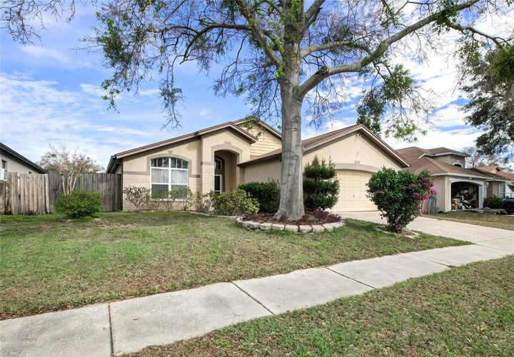 Property Photo:  1716 Westerly Drive  FL 33511 