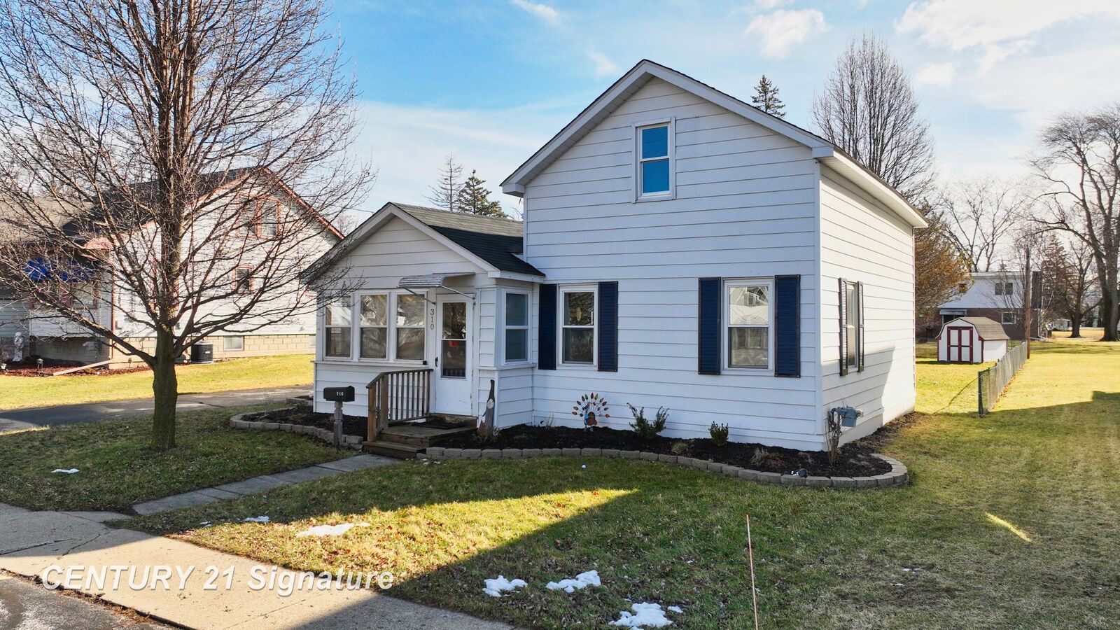 Property Photo:  310 S Franklin St  MI 48604 