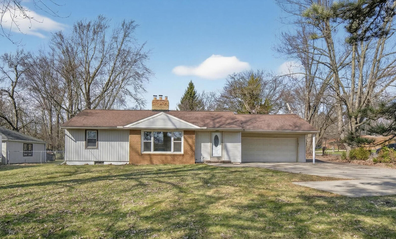 Property Photo: 3304 Spring Arbor Road MI 49203