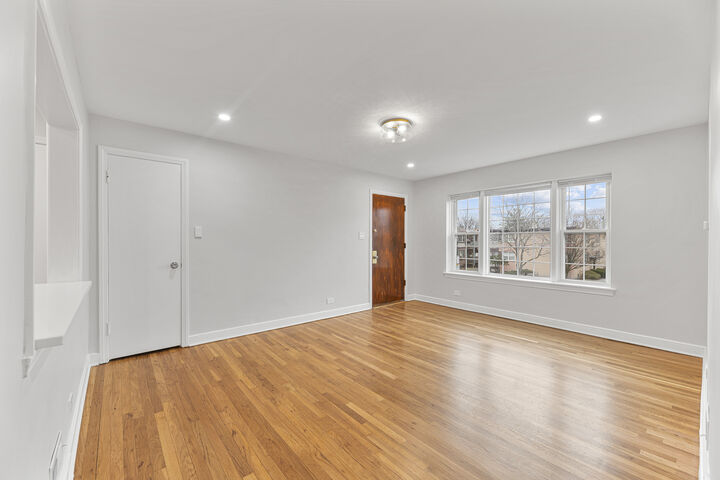 Property Photo:  132 Ridge Avenue 2  IL 60202 