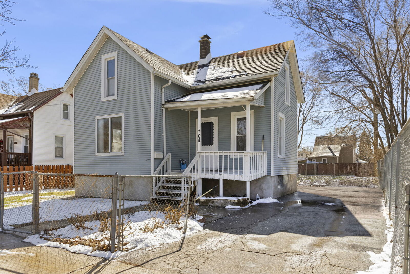 Property Photo:  704 Francis Street  IL 60432 