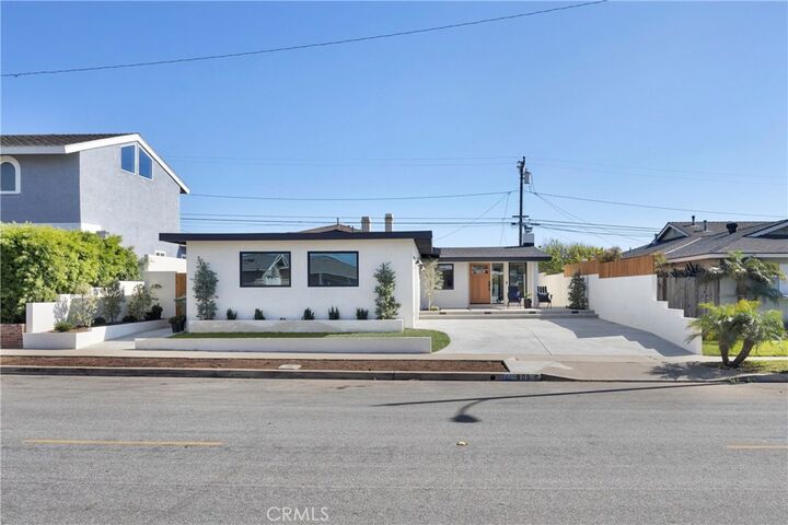 Property Photo: 900 Catalina Avenue CA 90740