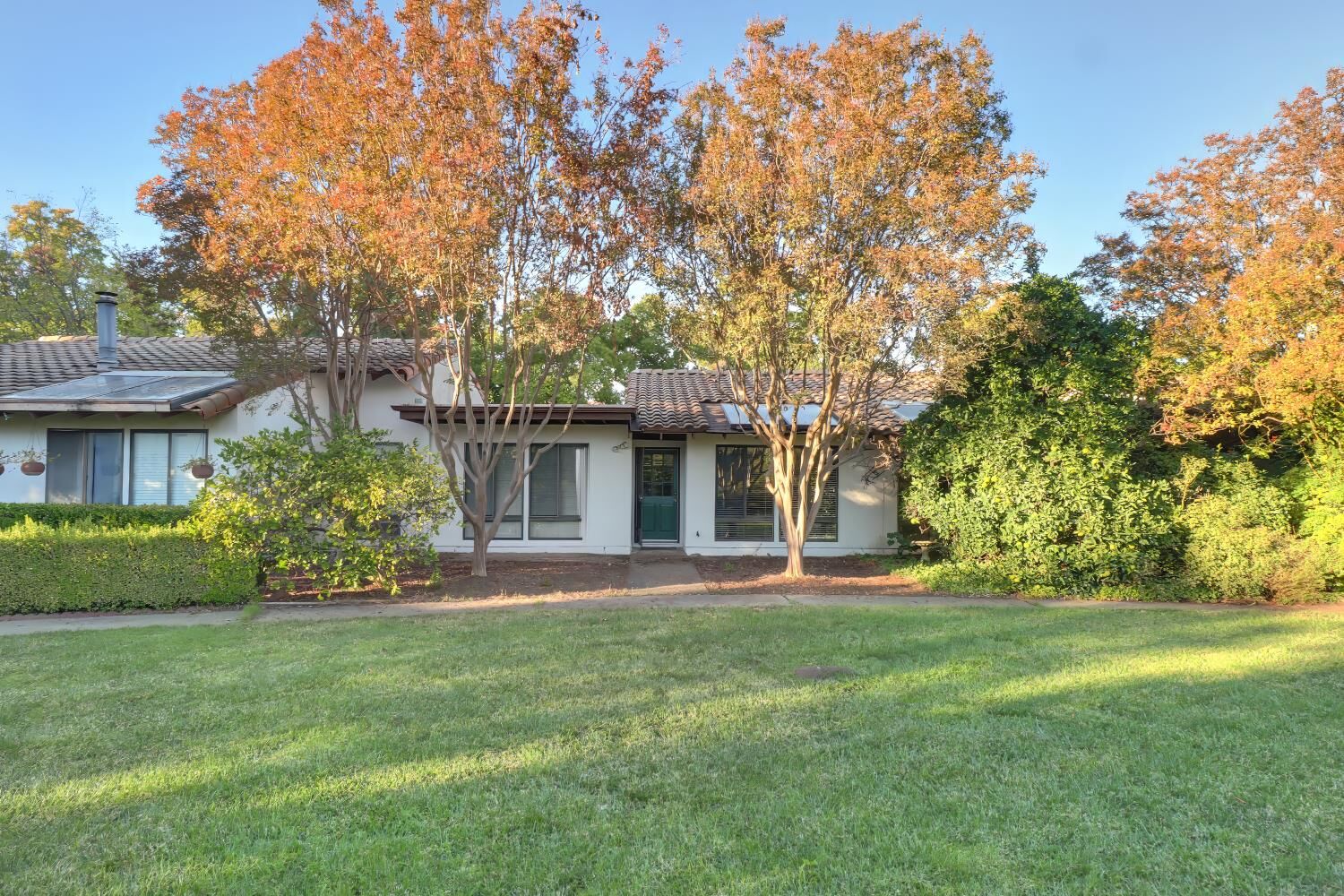 Property Photo:  2526 Overhill Lane  CA 95616 