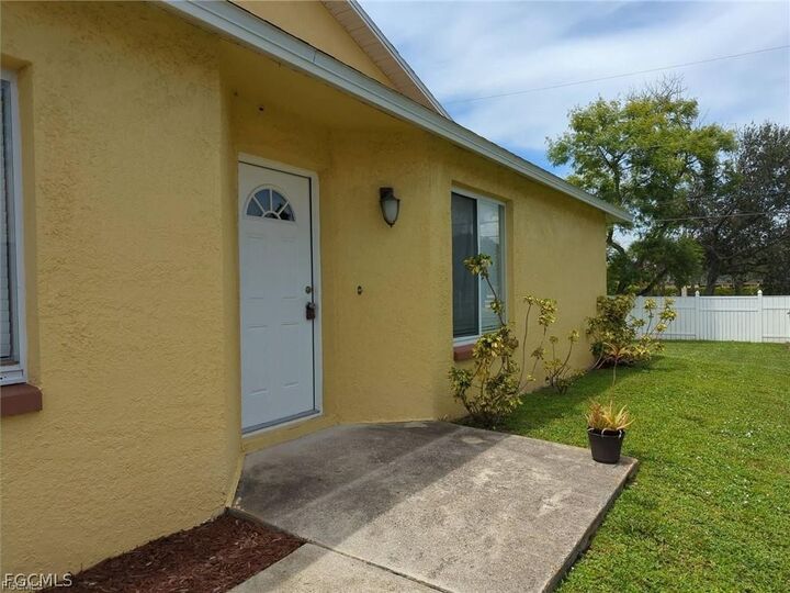 Property Photo:  1503 SW 48th Terrace  FL 33914 