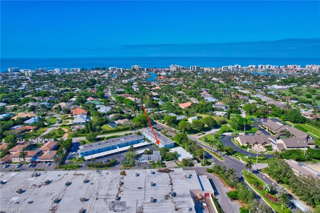 Property Photo: 750 Mooring Ln 105 FL 34102