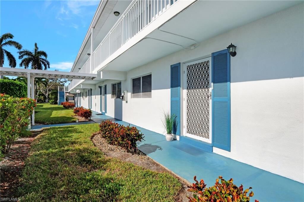 Property Photo: 750 Mooring Line Dr 105 FL 34102