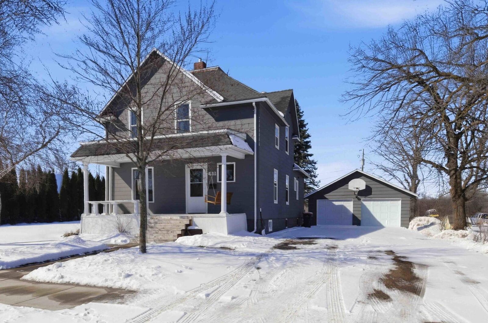 Property Photo: 421 2nd Street NE MN 56479