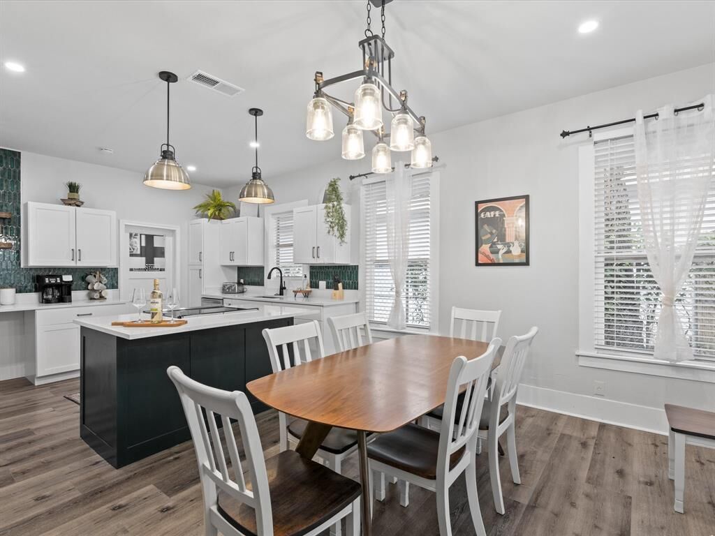 Property Photo:  711 W Knox Street  TX 75119 