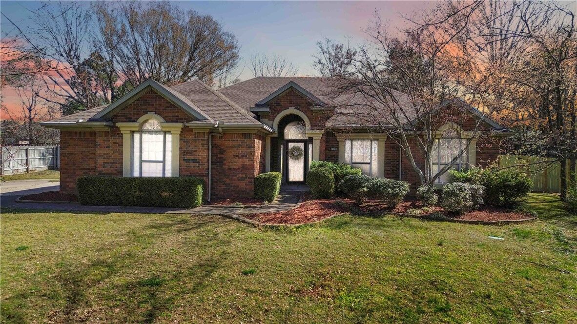 Property Photo: 2876 S Club Oak Drive AR 72701