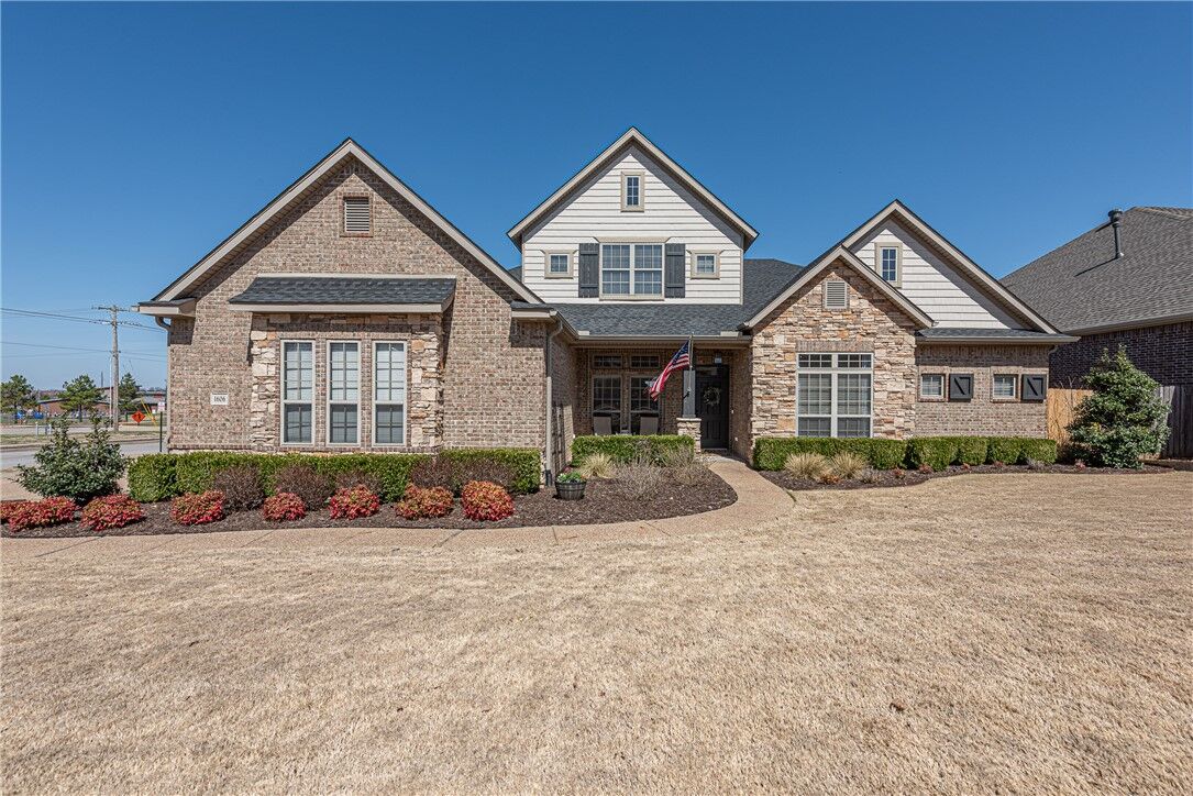 Property Photo:  1606 Wisteria Avenue  AR 72713 