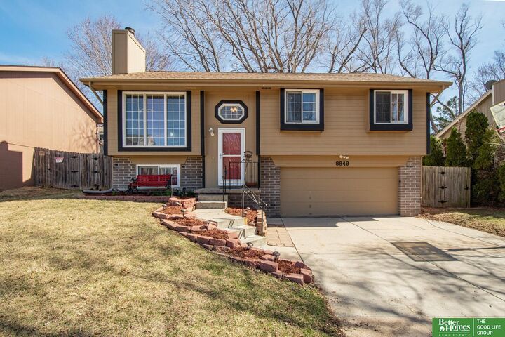 Property Photo: 8849 N 81 Avenue NE 68122