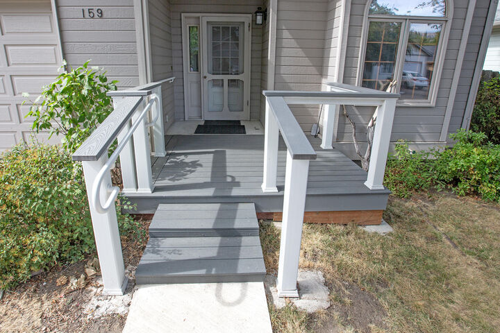 Property Photo: 159 N Wightman Street OR 97520